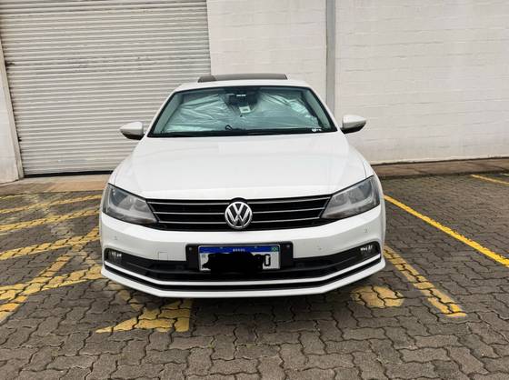 VOLKSWAGEN JETTA 2.0 TSI HIGHLINE 211CV GASOLINA 4P TIPTRONIC VOLKSWAGEN JETTA 2.0 TSI HIGHLINE 211CV GASOLINA 4P TIPTRONIC